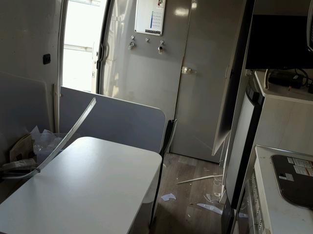 1STVRTF14JJ540400 - 2018 AIRS TRAVEL TRA ვერცხლისფერი ფოტო 6