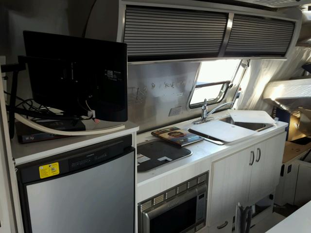 1STVRTF14JJ540400 - 2018 AIRS TRAVEL TRA ვერცხლისფერი ფოტო 8