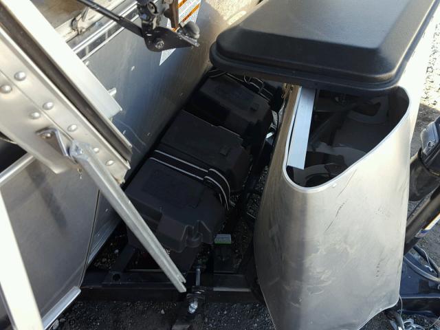 1STVRTF14JJ540400 - 2018 AIRS TRAVEL TRA ვერცხლისფერი ფოტო 9