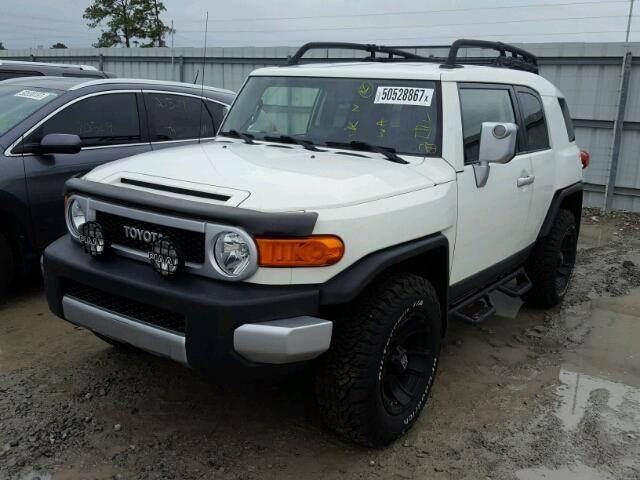 JTEBU4BF5CK138904 - 2012 TOYOTA FJ CRUISER WHITE photo 2