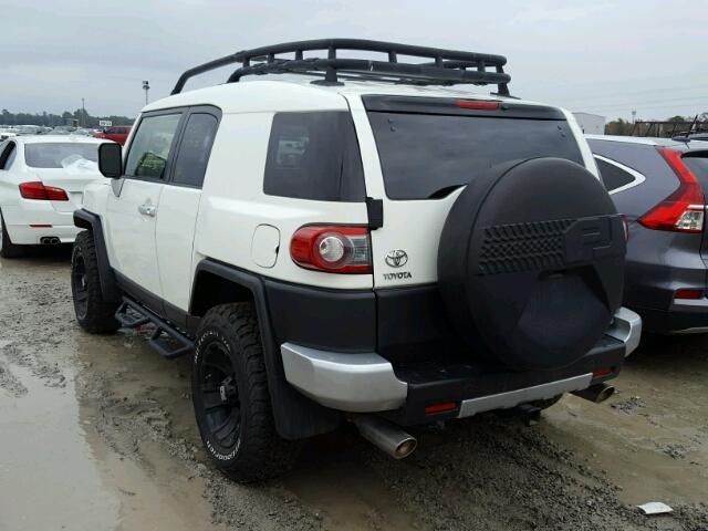 JTEBU4BF5CK138904 - 2012 TOYOTA FJ CRUISER WHITE photo 3