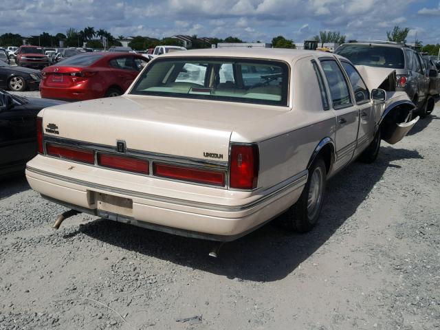 1LNLM83W5TY733078 - 1996 LINCOLN TOWN CAR C CREAM photo 4