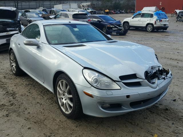 WDBWK56F35F041660 - 2005 MERCEDES-BENZ SLK 350 SILVER photo 1