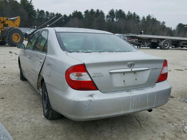 4T1BE32K62U598838 - 2002 TOYOTA CAMRY LE SILVER photo 3