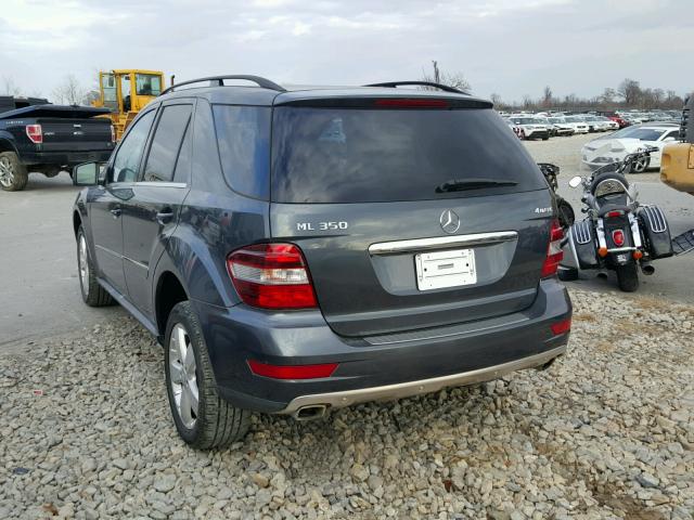 4JGBB8GB0BA743257 - 2011 MERCEDES-BENZ ML 350 4MA GRAY photo 3