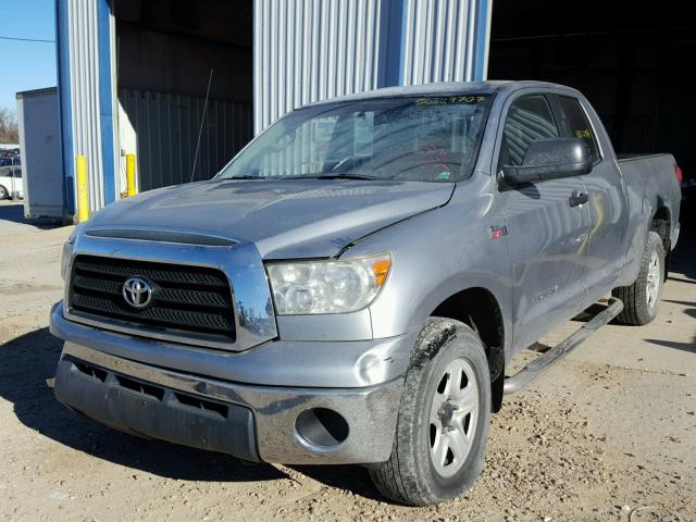 5TFBV54198X079150 - 2008 TOYOTA TUNDRA DOU GRAY photo 2