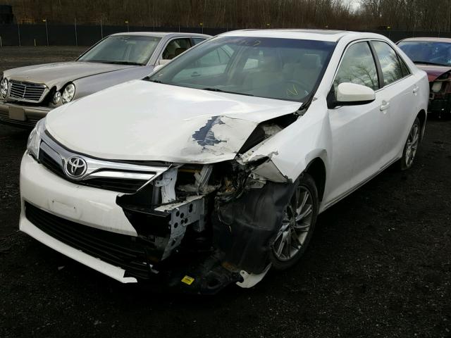 4T1BF1FK1CU599201 - 2012 TOYOTA CAMRY BASE WHITE photo 2