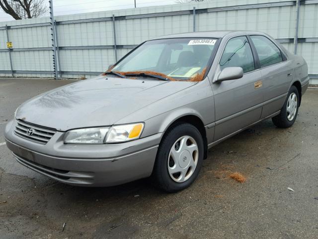 4T1BF22K9VU037349 - 1999 TOYOTA CAMRY SILVER photo 2