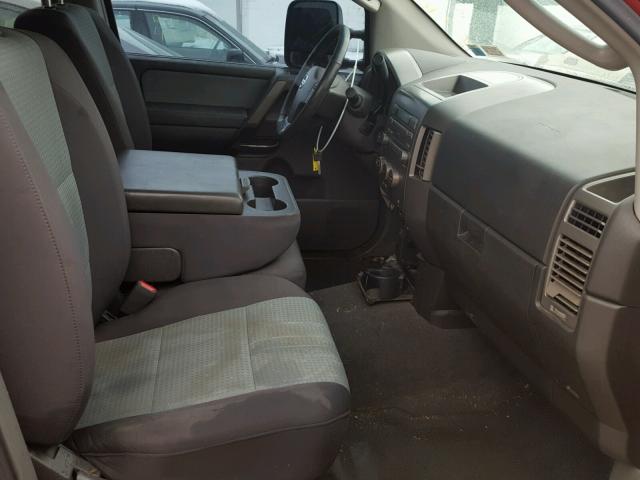 1N6AA07B65N504813 - 2005 NISSAN TITAN XE RED photo 5