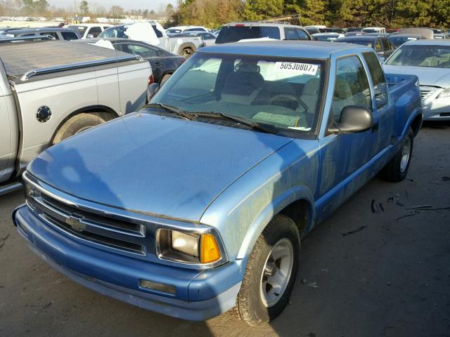 1GCCS19XXV8173918 - 1997 CHEVROLET S TRUCK S1 BLUE photo 2