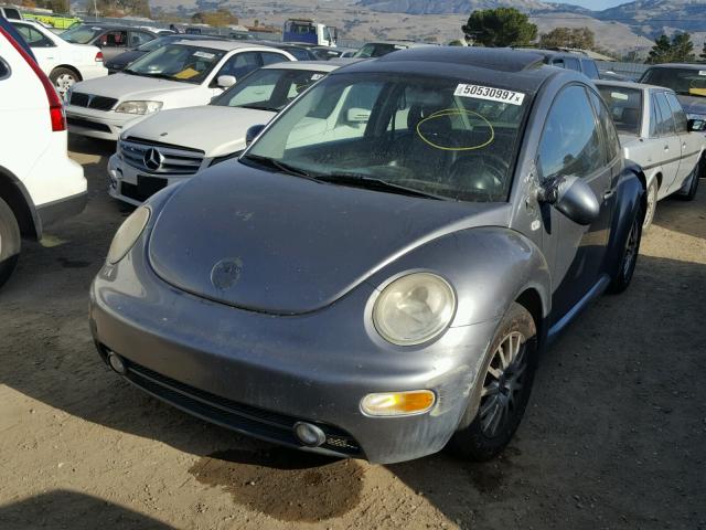 3VWCP21C92M426005 - 2002 VOLKSWAGEN NEW BEETLE 灰色 照片 2