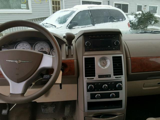 2A8HR44EX9R600851 - 2009 CHRYSLER TOWN & COU BLUE photo 9