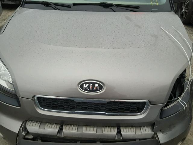 KNDJT2A23A7178632 - 2010 KIA SOUL + SILVER photo 7