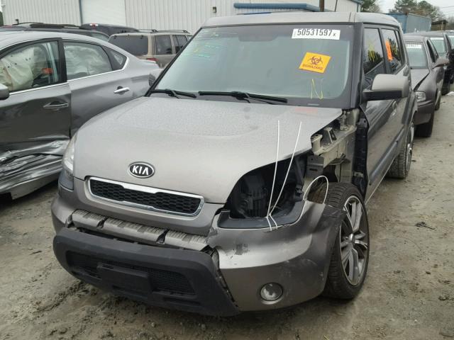 KNDJT2A23A7178632 - 2010 KIA SOUL + SILVER photo 9