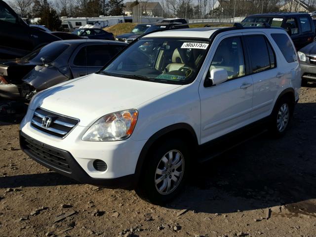 SHSRD78945U335951 - 2005 HONDA CRV WHITE photo 2