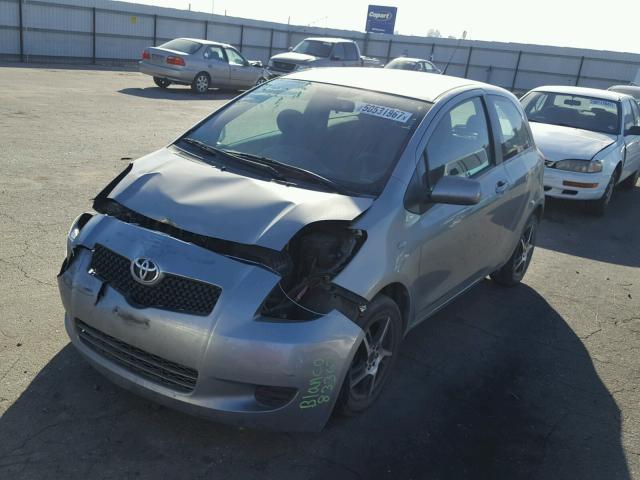 JTDJT923375134604 - 2007 TOYOTA YARIS SILVER photo 2