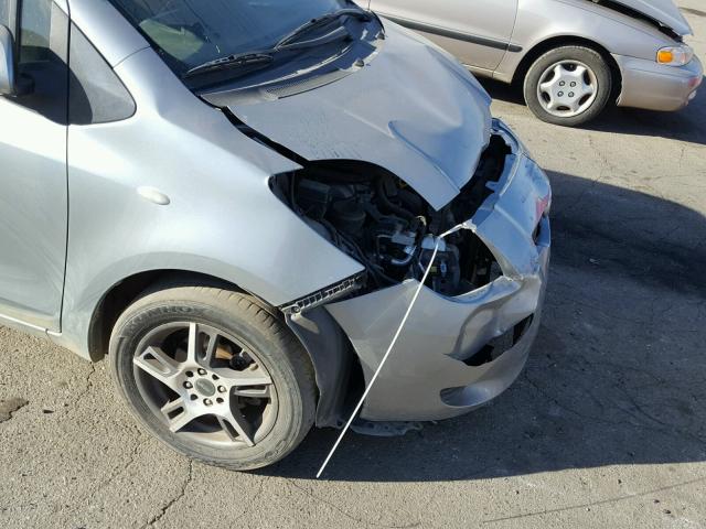 JTDJT923375134604 - 2007 TOYOTA YARIS SILVER photo 9