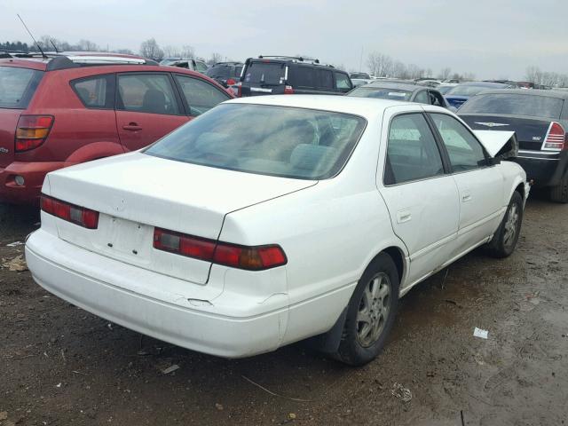 JT2BF28K3X0206229 - 1999 TOYOTA CAMRY LE WHITE photo 4