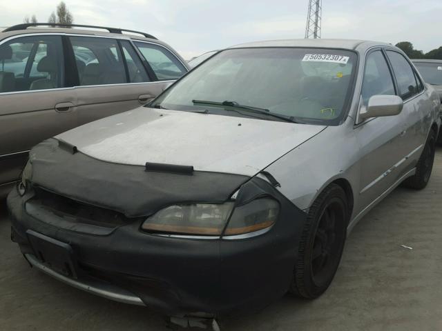 1HGCG5542WA177686 - 1998 HONDA ACCORD LX TAN photo 2