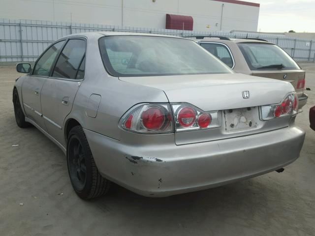 1HGCG5542WA177686 - 1998 HONDA ACCORD LX TAN photo 3