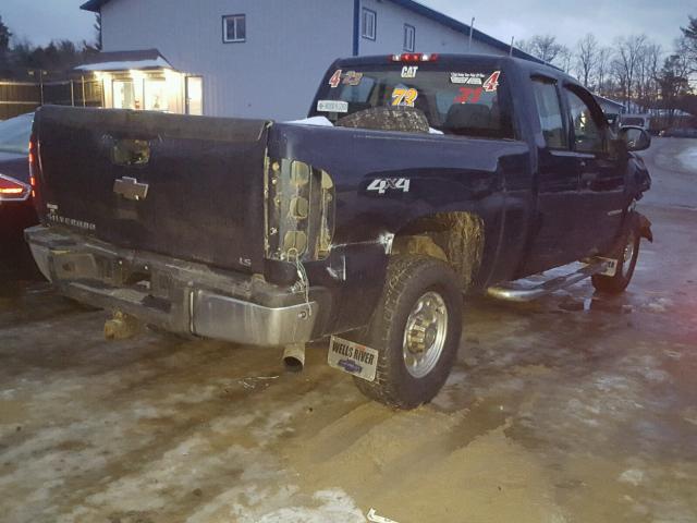 1GCHK29KX8E106256 - 2008 CHEVROLET SILVERADO BLUE photo 4