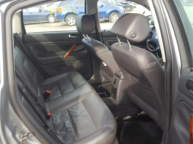 WVWRU63B95E058663 - 2005 VOLKSWAGEN PASSAT GLX 灰色 照片 6