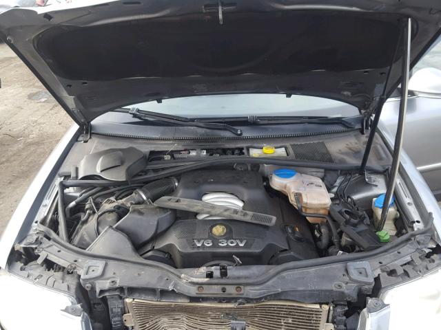 WVWRU63B95E058663 - 2005 VOLKSWAGEN PASSAT GLX 灰色 照片 7