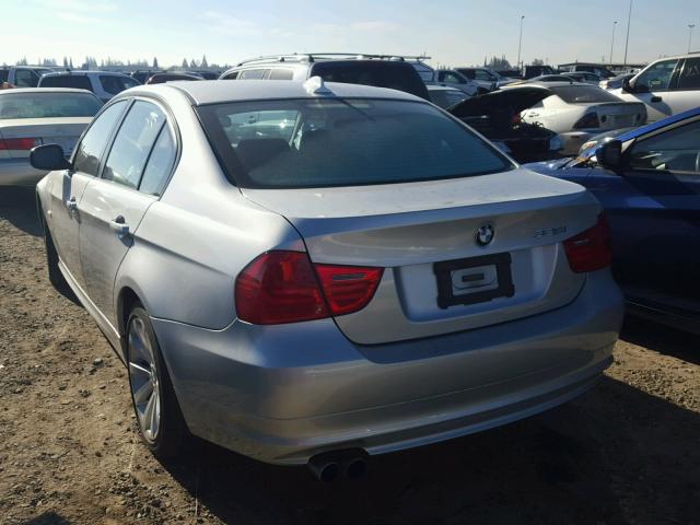 WBAPH5C58BF093083 - 2011 BMW 328 I SULE SILVER photo 3