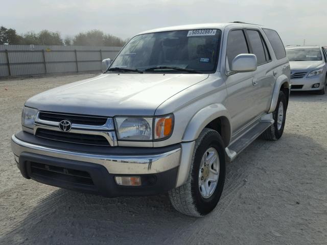 JT3GN86R220237522 - 2002 TOYOTA 4RUNNER SR SILVER photo 2