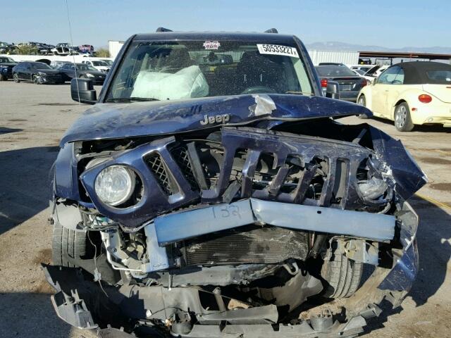 1C4NJPBBXGD548360 - 2016 JEEP PATRIOT SP BLUE photo 9