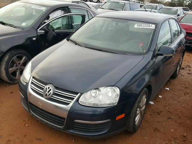 3VWAX7AJ8AM145430 - 2010 VOLKSWAGEN JETTA LIMI BLUE photo 2