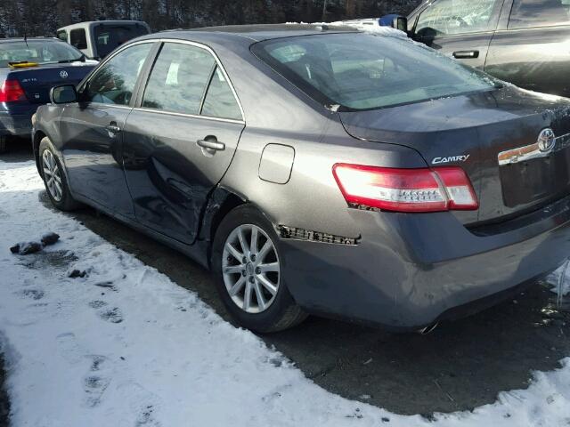 4T1BK3EK7AU103467 - 2010 TOYOTA CAMRY SE GRAY photo 3