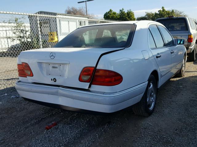 WDBJF55F6VA335955 - 1997 MERCEDES-BENZ E 320 WHITE photo 4