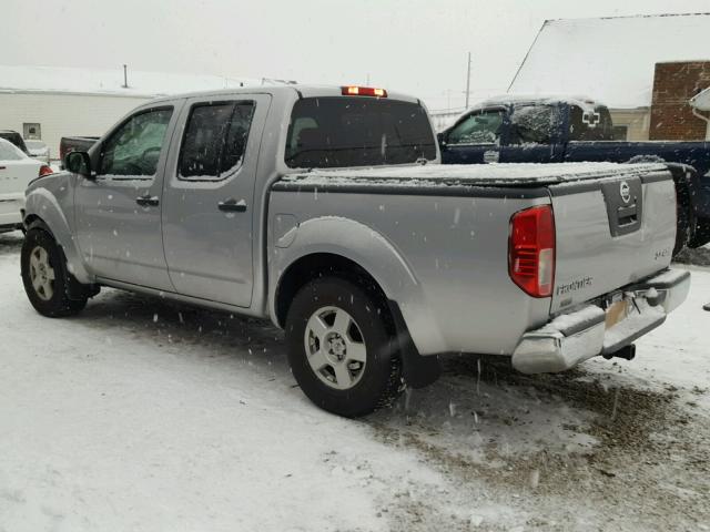 1N6AD07WX5C459087 - 2005 NISSAN FRONTIER C SILVER photo 3