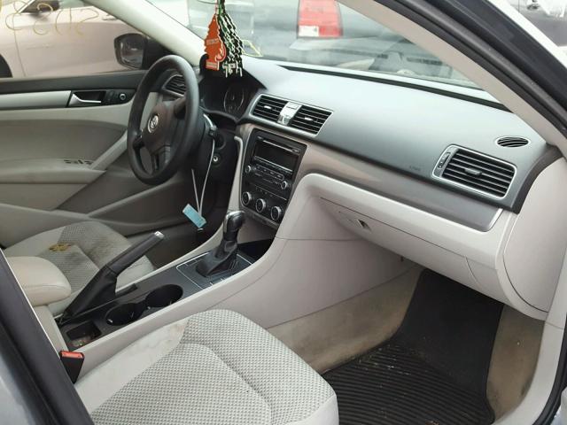1VWAH7A33CC108319 - 2012 VOLKSWAGEN PASSAT S رمادي صورة 5