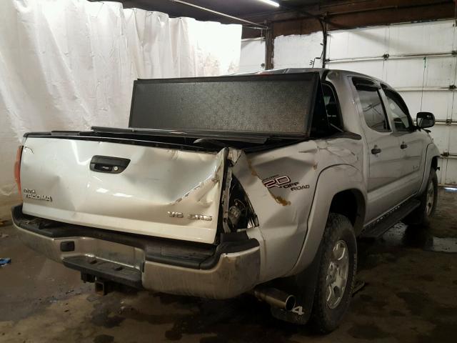 5TELU42N77Z345957 - 2007 TOYOTA TACOMA DOU SILVER photo 4