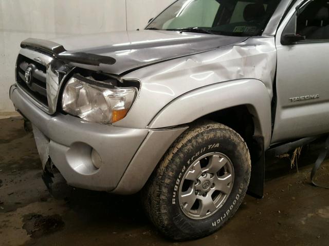 5TELU42N77Z345957 - 2007 TOYOTA TACOMA DOU SILVER photo 9