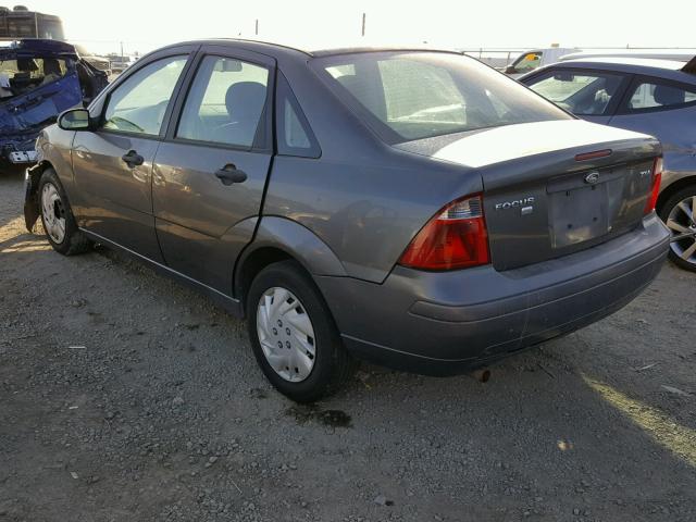 1FAFP34NX5W143271 - 2005 FORD FOCUS ZX4 GRAY photo 3