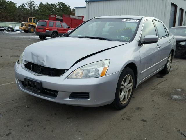 1HGCM56847A171917 - 2007 HONDA ACCORD EX SILVER photo 2