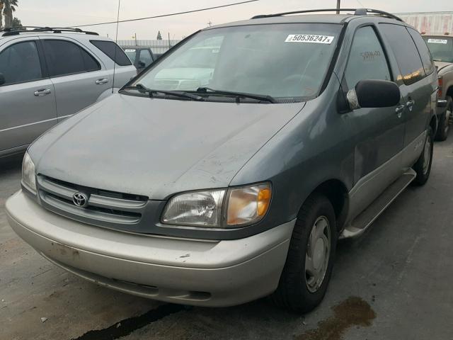 4T3ZF13C6YU281522 - 2000 TOYOTA SIENNA LE GRAY photo 2