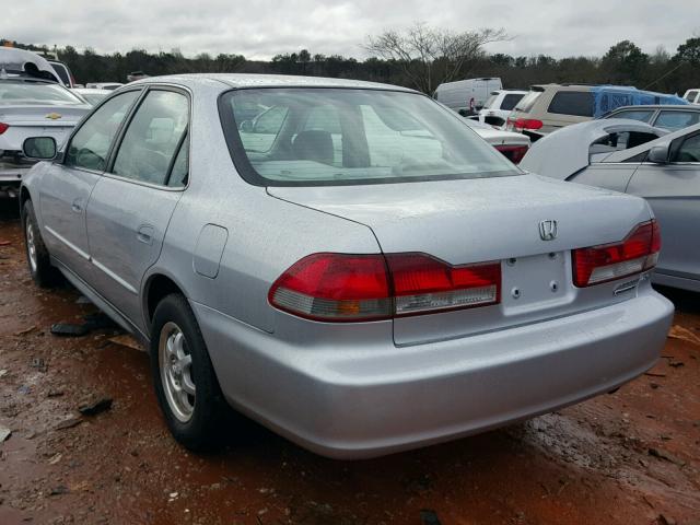 1HGCG56411A052766 - 2001 HONDA ACCORD LX SILVER photo 3