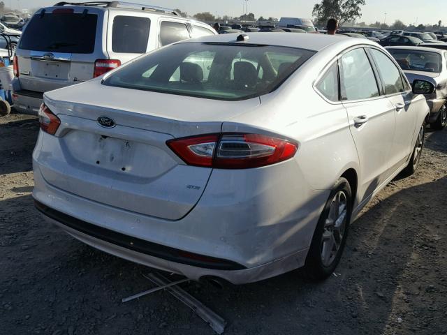 3FA6P0H71DR121963 - 2013 FORD FUSION SE WHITE photo 4