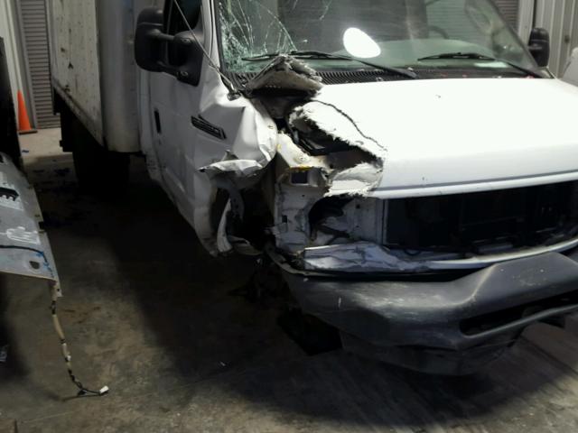 1FDWE35LX6HA76962 - 2006 FORD ECONOLINE WHITE photo 9