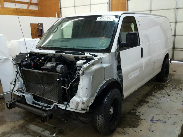 1GCSGAFX0D1147241 - 2013 CHEVROLET EXPRESS G1 WHITE photo 2