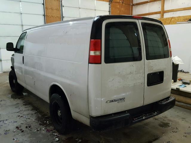 1GCSGAFX0D1147241 - 2013 CHEVROLET EXPRESS G1 WHITE photo 3