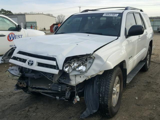 JTEBU14R848023041 - 2004 TOYOTA 4RUNNER SR WHITE photo 2