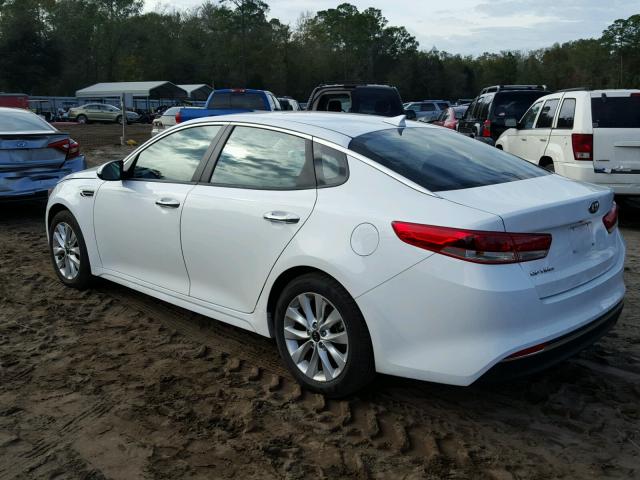 5XXGT4L38HG124028 - 2017 KIA OPTIMA LX WHITE photo 3