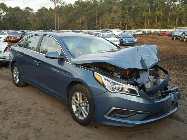 5NPE24AF7HH472012 - 2017 HYUNDAI SONATA SE BLUE photo 1