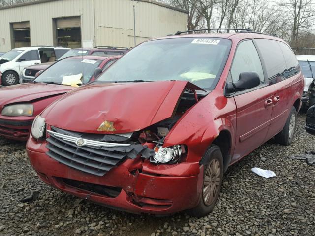 2A4GP44R46R665177 - 2006 CHRYSLER TOWN & COU RED photo 2