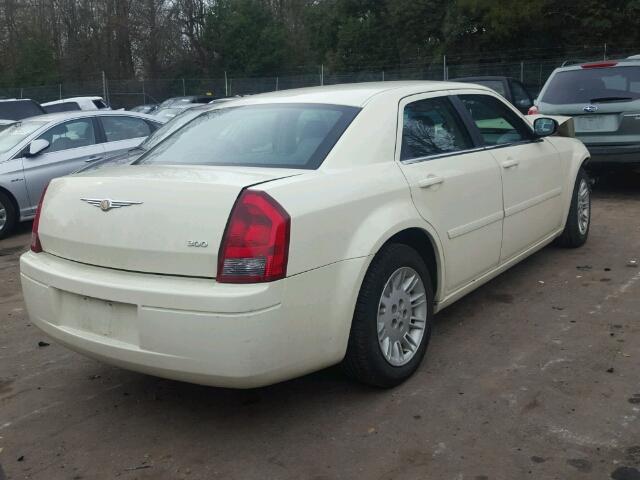 2C3JA43R65H621298 - 2005 CHRYSLER 300 CREAM photo 4